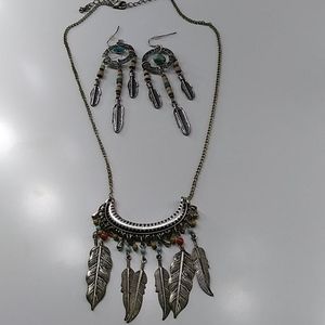 2/$20 Necklace and Earring set